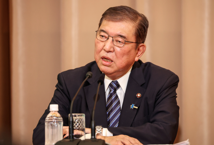 Такаичи Санаэгийн хэлсэн үгийг Шигэрү Ишиба эсэргүүцэв